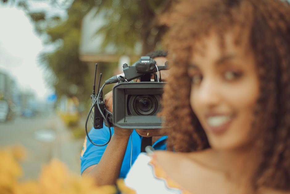BBC Learning English – Learning English from the News / Women secretly filmed with new tech – BBC BBC Learning English – Learning English from the News / Women secretly filmed with new tech – BBC